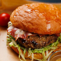 Германия - Счастливый бюргер в Бутер Bro Pub