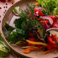 Салат из свежих овощей в Высота h650 Dolma