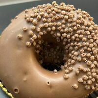 Пончик в шоколадной глазурив Hancoffe