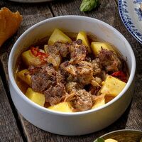 Баранина с картофелем в Хачапури Марико