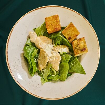 Цезарь с курицей в Бали по цене 750 ₽