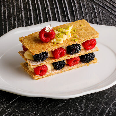 Ягодный мильфей в Ginza по цене 1590 ₽