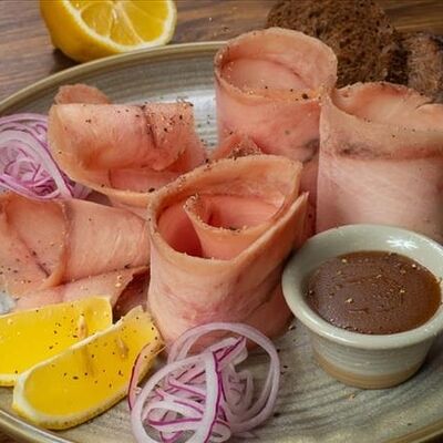 Строганина из пеламиды Я в Пражский по цене 790 ₽