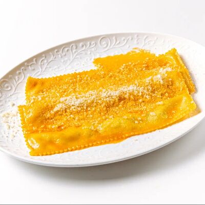 Каннеллони с креветками и тыквенным пюре и соусом биск в Mukka по цене 718 ₽