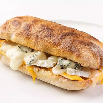 Панини четыре сыра в Tao Sushi Lab по цене 430 ₽