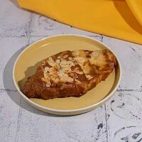 Круассан миндальный в Пекарня Буханка