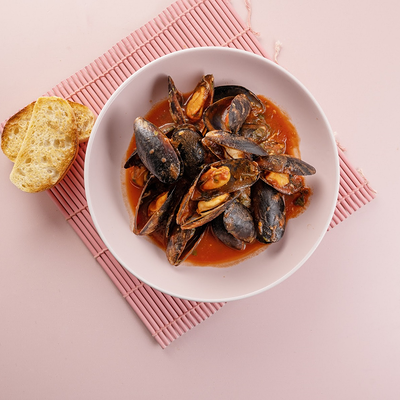 Мидии в томатном соусе в Rollwell по цене 810 ₽