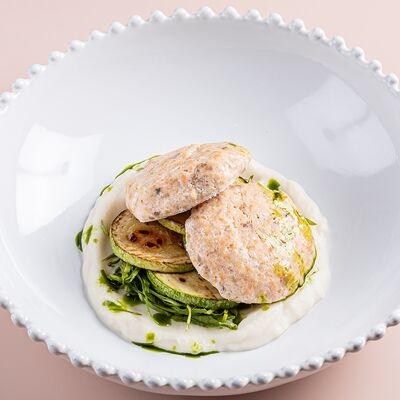 Рыбные котлеты на пару с пюре из цветной капусты в Avgust13 по цене 1450 ₽