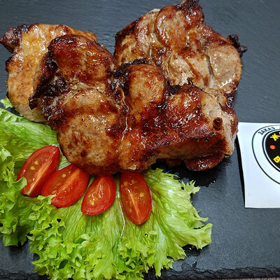 Шашлык из свиной шейки в Жарко вкусно по цене 710 ₽