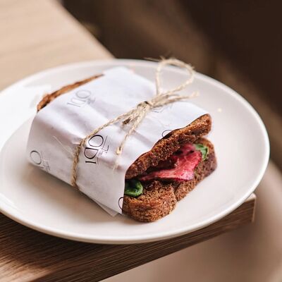 Сэндвич с ростбифом в The Odi по цене 14 р.