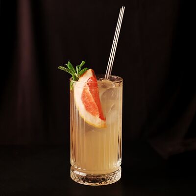 Грейпфрутовый лимонад в Тот самый бар по цене 360 ₽