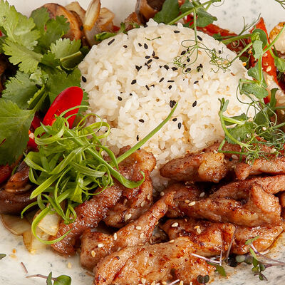 Свинина с овощами и рисом в Tasty box по цене 700