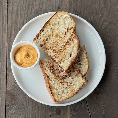 Хлеб с маслом кимчи в Культурный код по цене 370 ₽