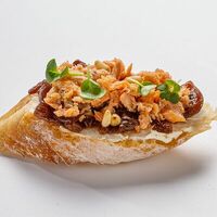Запеченная форель с луковым вареньемв Коза Тапас