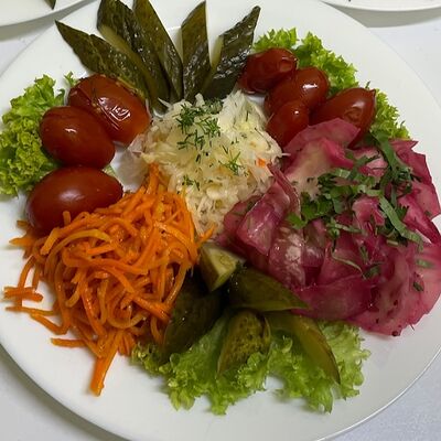 Разносол из бочки в Кафе граф по цене 600 ₽