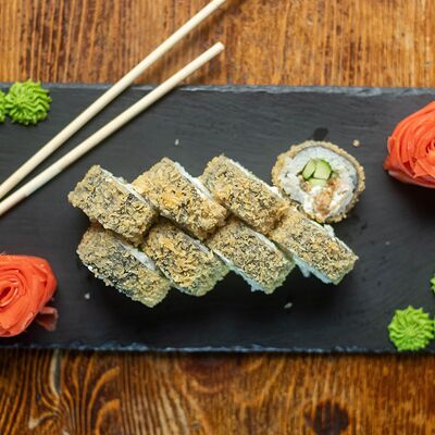 Темпурный ролл с угрем и крабом в Сова по цене 759 ₽