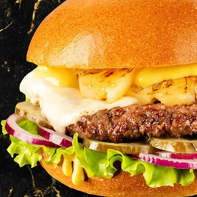 Бургер Гавайский Black Angus в Black Star Burger по цене 590 ₽