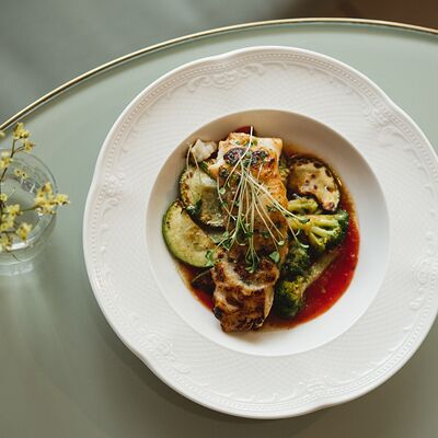 Треска с цукини и брокколи с томатным соусом в Semplice Secondfloor по цене 510 ₽