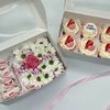 Розовый набор капкейков с Raffaello и цветочками в Cosmo Сakery по цене 3100