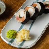 Ролл без риса с лососем, гребешком, креветкой и тунцом в Ro