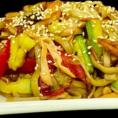 Wok с лососем и овощами в Путь самурая по цене 350 ₽