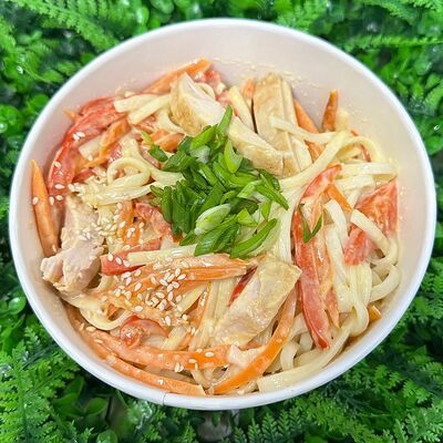 Удон с курицей в сливочно-сырном соус. в Суши Бери по цене 619 ₽