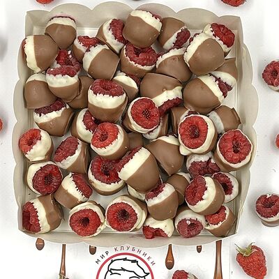 Малина в шоколаде Киндер в Мир клубники в шоколаде по цене 5500 ₽