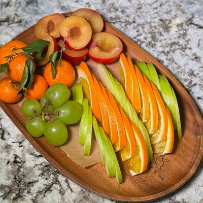 Фруктовая тарелка в Ofris по цене 1090 ₽