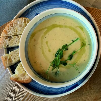 Сырный суп с козьим сыром и трюфелем в Хюгге Сырный ресторан по цене 490 ₽