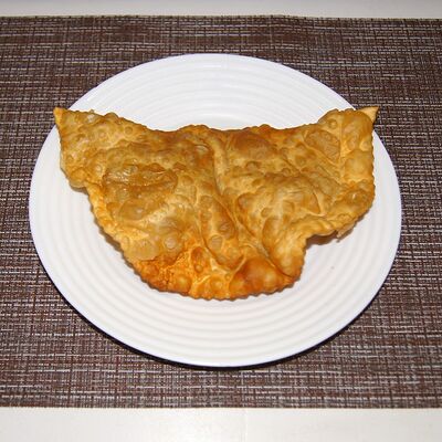 Чебурек с говядиной в Шашлыки & Пироги по цене 130 ₽