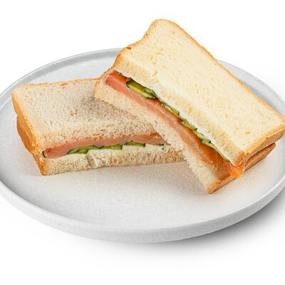 Сэндвич Красная рыбка с крем-чизом в Starbucks (R) по цене 3300 ₸