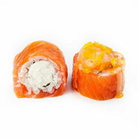 Ролл с морским гребешком и лососем в МАРИМО