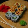 Запеченный ролл с креветкой в Yo! Sushi по цене 560