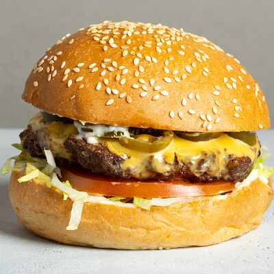 Бургер Chilli в Люди в Баре по цене 590 ₽