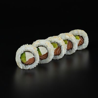 Мини ролл с лососем в Sushi Studio по цене 269 ₽