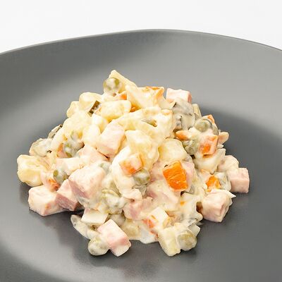 Салат Оливье с ветчиной в Болтушка кулинария-кондитерская по цене 185 ₽