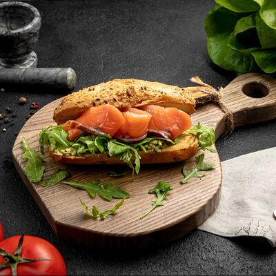 Сэндвич с Семгой в Мёд и мясо по цене 500 ₽