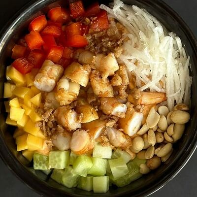 Поке с креветками, манго и арахисом в Papaya по цене 744 ₽