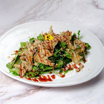 Зеленый салат с хрустящими вешенкамив BORJOMI RESTO по цене 760 ₽