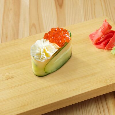 Суши каппа икра лосося и сыр в Вкусные Суши Premium по цене 139