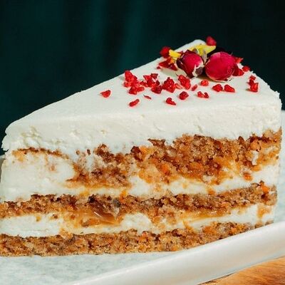 Десерт Торт Морковный в Хочу и буду по цене 390 ₽