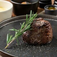 Филе-миньон с запеченной цветной капустой в Hamster