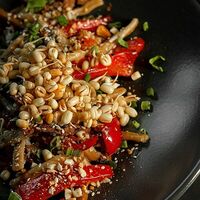 Азиатская лапша с телятиной в More More