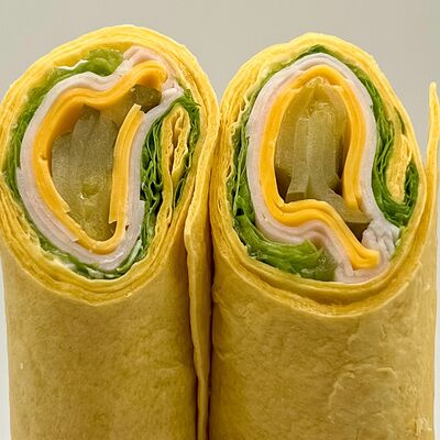 Ролл с ветчиной и сыром в Small Town по цене 360 ₽