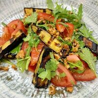 Салат с баклажаном в Romero steak