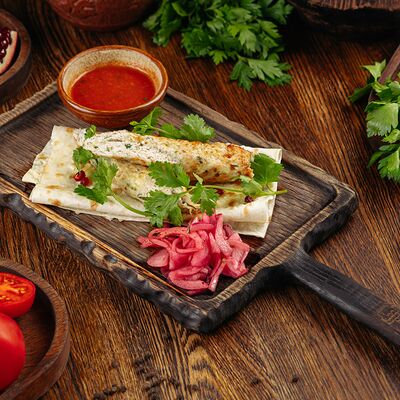 Люля из курицы с сулугуни в Гуру по цене 890 ₽