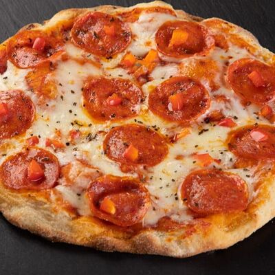 Римская пицца Пеперони в S & T Pizza Room по цене 599 ₽