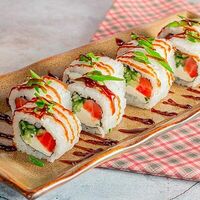 Ролл Сяке Чиз в Луиджи & Тосё