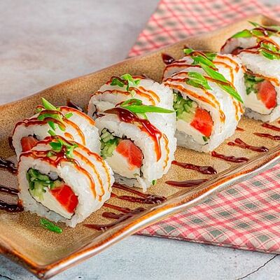 Ролл Сяке Чиз в Луиджи & Тосё по цене 389