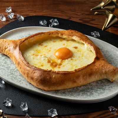 Хачапури по-аджарски в Giorgio Suluguni по цене 690 ₽